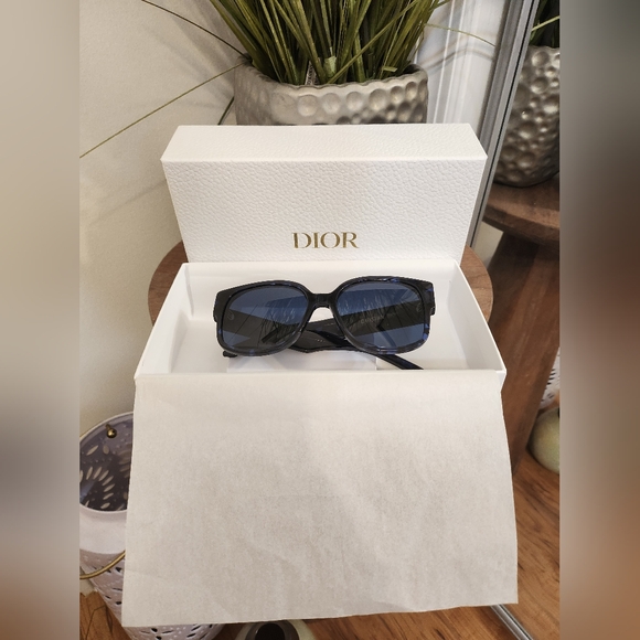 Dior Blue and Black Patterned Sunglasses - Picture 1 of 12